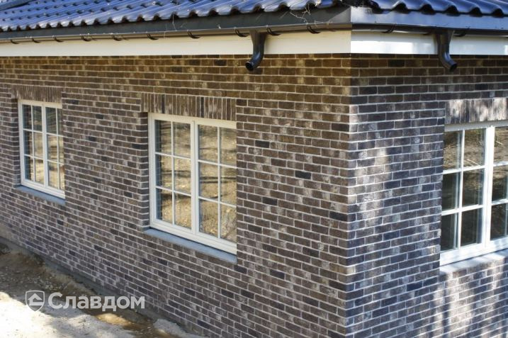 Частный дом с облицовкой кирпичом Terca Dorado