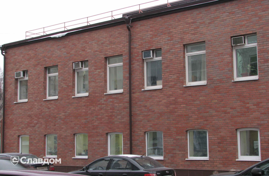 Офис с облицовкой фасадной плиткой Stroeher Keraprotect 416