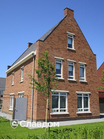 Частный дом с облицовкой кирпичом Terca Pioenroos