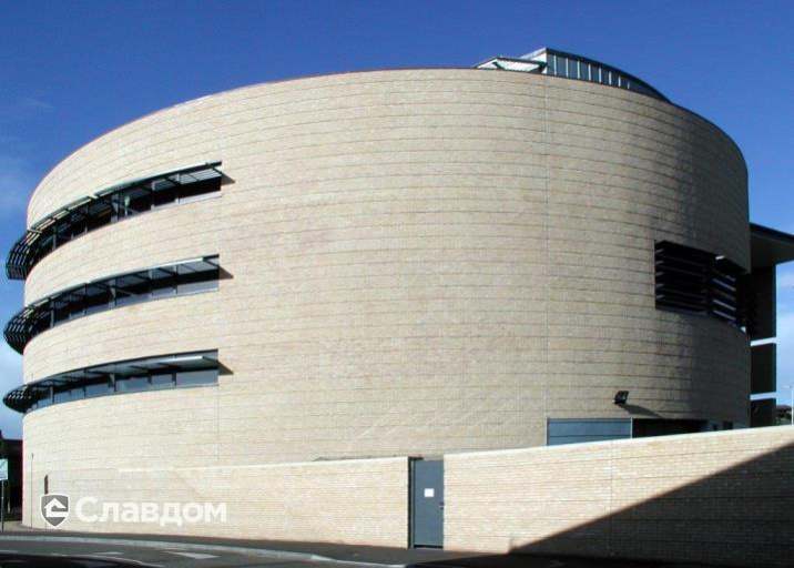 Технический объект с облицовкой кирпичом Terca OAKINGTON BUFF