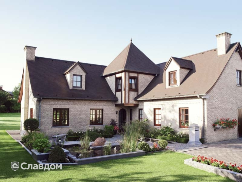 Частный дом с применением керамической черепицы Koramic 301 Plain Tile Smooth Rustic Engobe