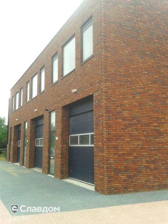 Производственное здание с облицовкой кирпичом Terca Aarderood Gereduceerd Fantasy