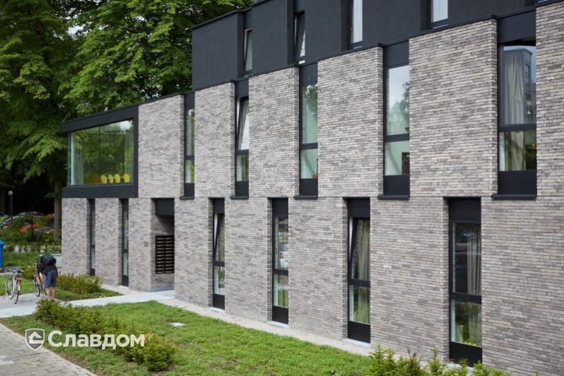 Студенческое общежитие в Генте с облицовкой кирпичом Terca Iluzo Grijs-zwart