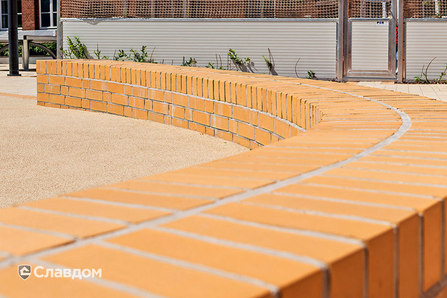 Площадь с применением брусчатки MUHR 01 Niederlausitzer