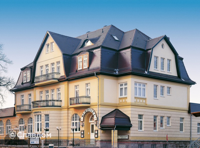 Отель в Чехии с крышей из черепицы Creaton Biber Klassik Dunkelbraun engobiert