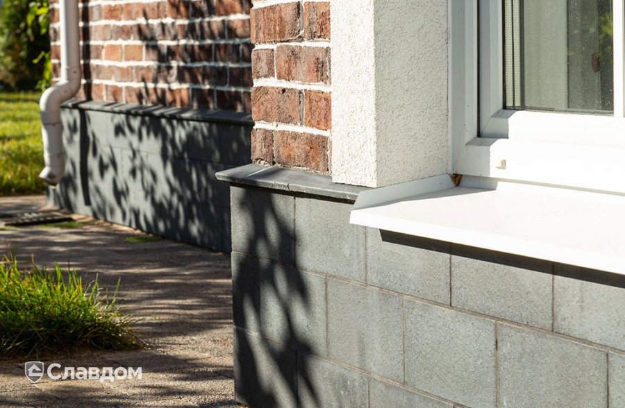 Частный дом с облицовкой плиткой Roben Formback Buntgeflammt