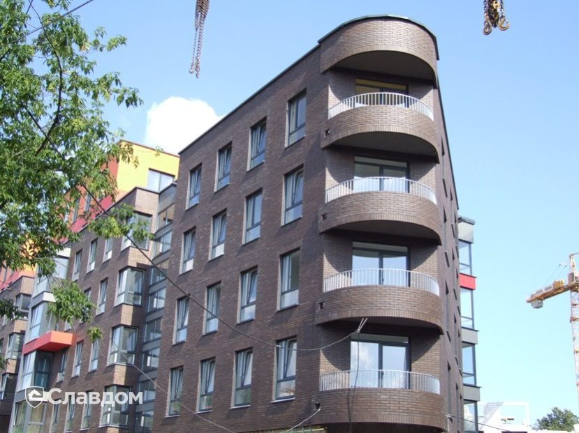 Жилой комплекс с облицовкой кирпичом Terca Terra гладкий