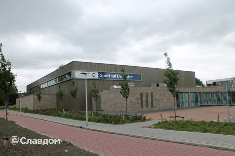 Спортивный зал De Lijster с облицовкой кирпичом Terca Birchwood