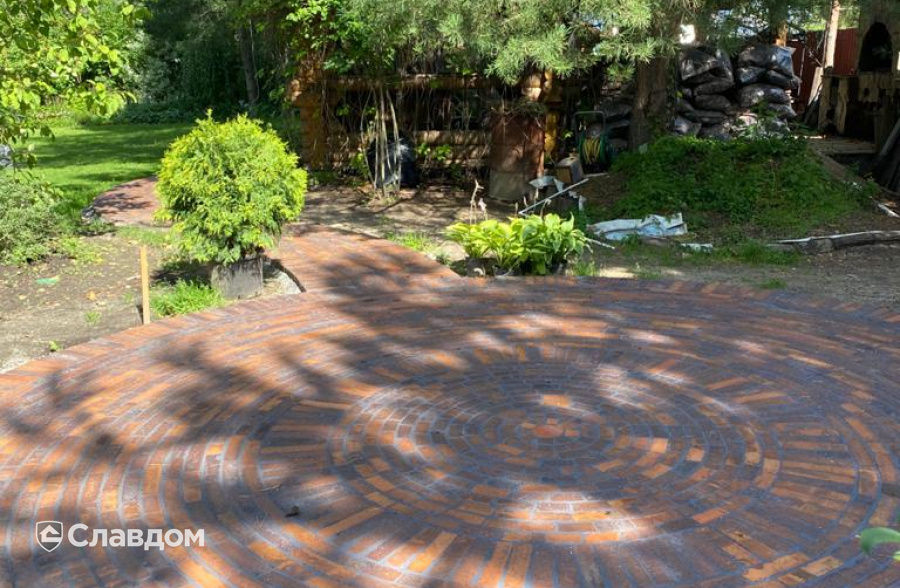 Тротуарная дорожка с мощением брусчаткой Skriabin Ceramics 53