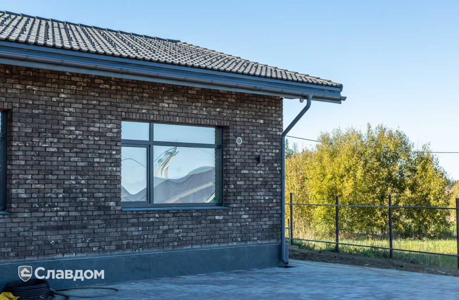 Частный дом с облицовкой из кирпича Тандем Данилово