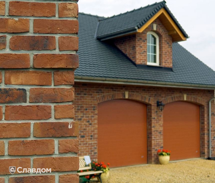 Дом облицованный фасадной плиткой LHL Carmine