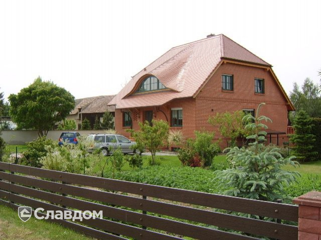 Дом с мансардой с облицовкой кирпичом Terca Heide