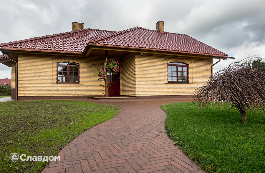 Территория частного дома с применением брусчатки Penter Baltic Klinker Pavers Nuance STT65