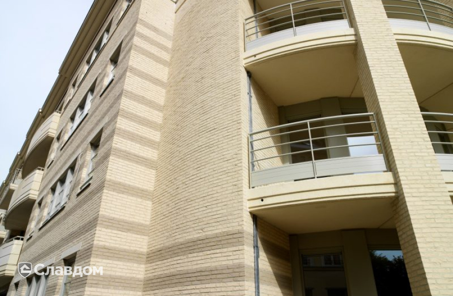 Жилой дом с облицовкой кирпичом Terca Branco