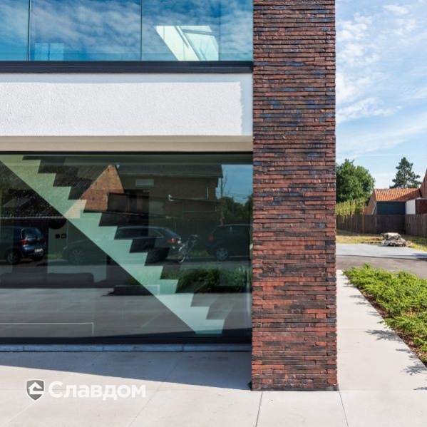 Частный дом в Эдегеме с облицовкой кирпичом Terca Wasserstrich Special E1