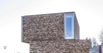 Фасад частного дома с облицовкой кирпичом ENGELS HANDFORM Barnsteen