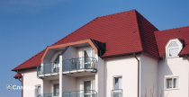 Жилой дом с черепицей Braas Топаз 13V медный ангоб