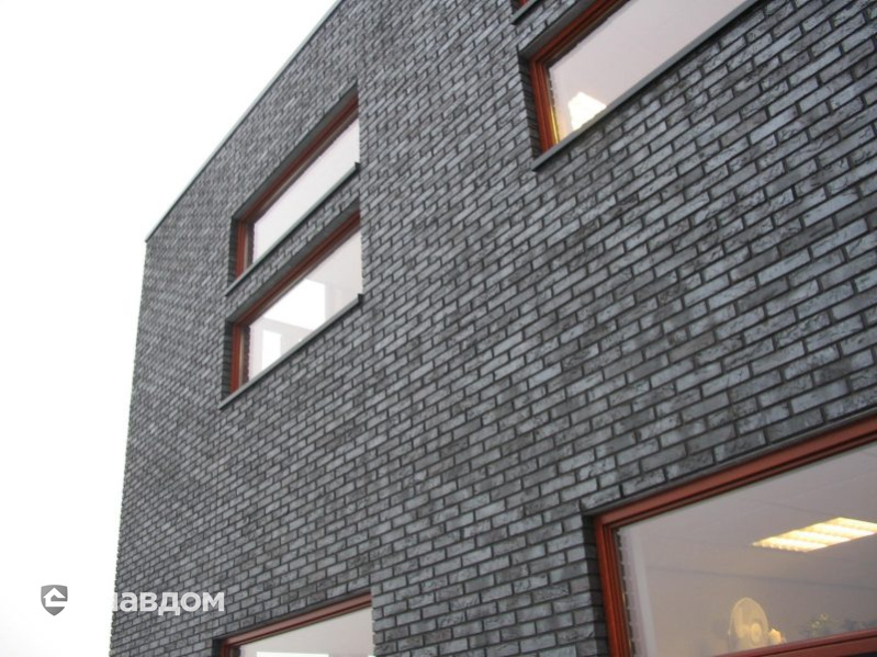 Офис в г.Донген с облицовкой кирпичом Terca Ebonywood