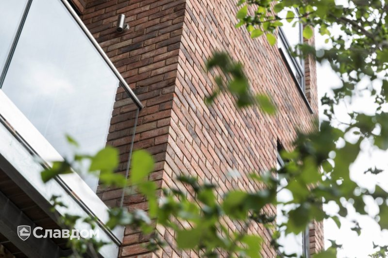 Жилой дом с облицовкой кирпичом Terca Topaas