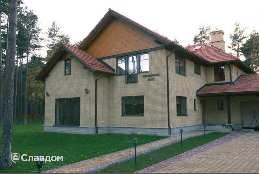 Жилой дом с облицовкой кирпичом Terca Safari гладкий