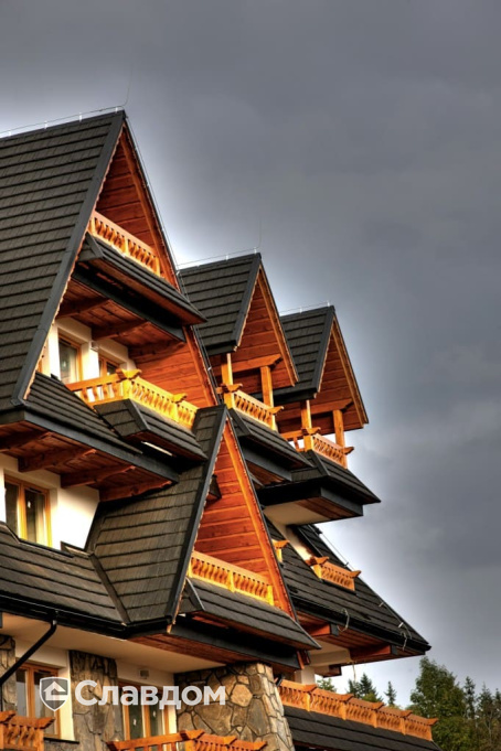 Коттедж с использованием композитной черепицы AeroDek (Decra) Stratos цвет антрацит