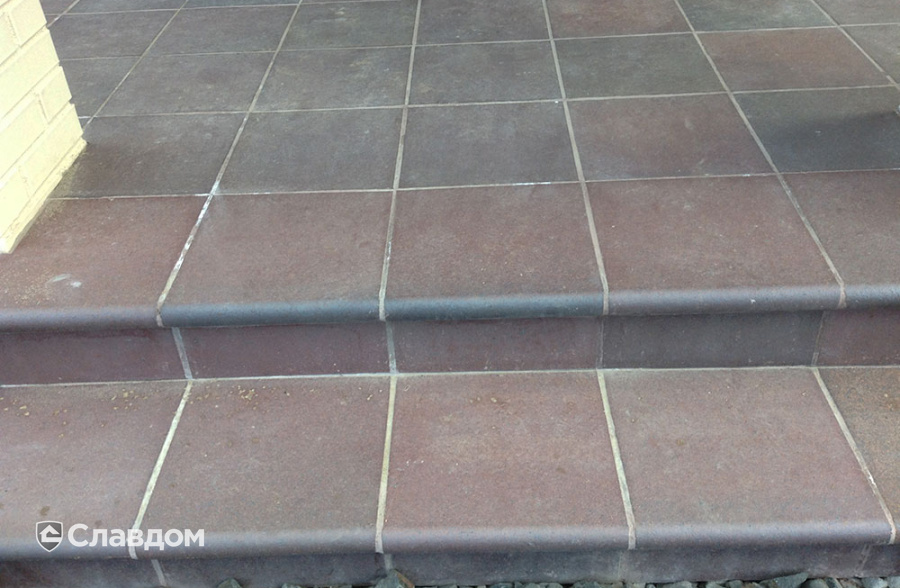 Крыльцо частного дома с применением плитки Terraklinker (Gres de breda)