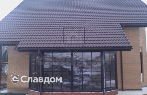 Частный коттедж с применением черепицы BRAAS Франкфуртская темно-коричневая