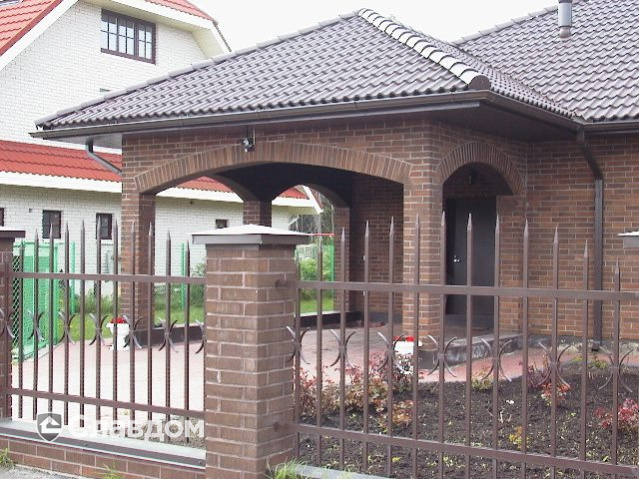 Одноэтажный жилой дом с облицовкой кирпичом Terca Terra шероховатый