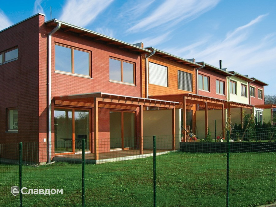 Таунхаус с облицовкой фасадной клинкерной плиткой King Klinker Dream House 01 Ruby red