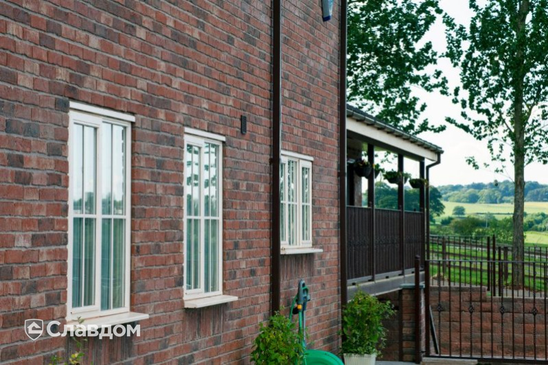 Частный дом с облицовкой кирпичом Terca Bourgondie