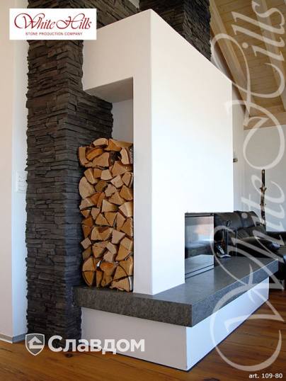 Гостиная частного коттеджа с применением облицовочного камня White Hills Кросс Фелл 109-80