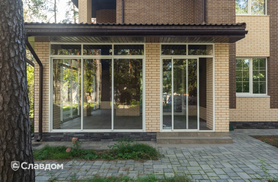 Частный дом в Ленинградской области с облицовкой кирпичом Terca 