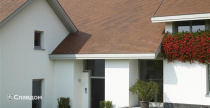 Коттедж с применением керамической черепицы Koramic 301 Plain Tile Smooth Toscana Engobe