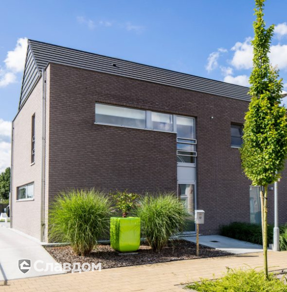 Двухэтажный дом с облицовкой кирпичом Terca Cromo