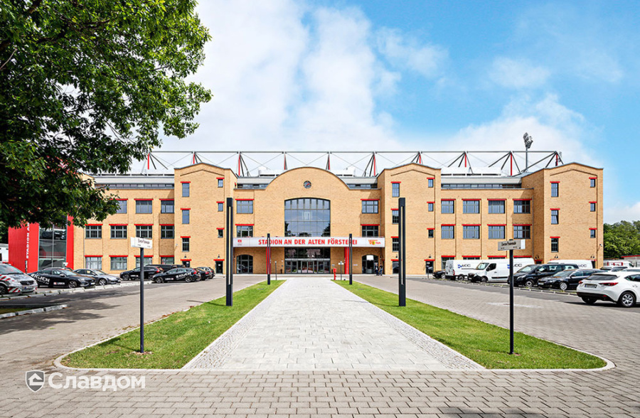 Футбольный стадион с облицовкой кирпичом MUHR 01 Niederlausitzer Gelb Edelglanz