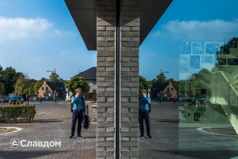 Культурный центр в Тервюрене с облицовкой кирпичом Terca Latero Basalto