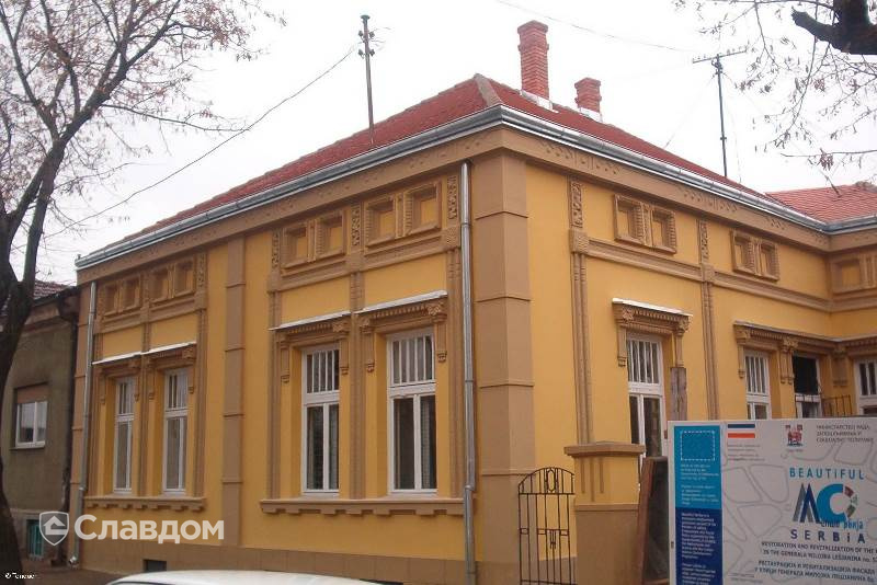 Жилой дом с черепицей TONDACH Бобровка 00-натуральный