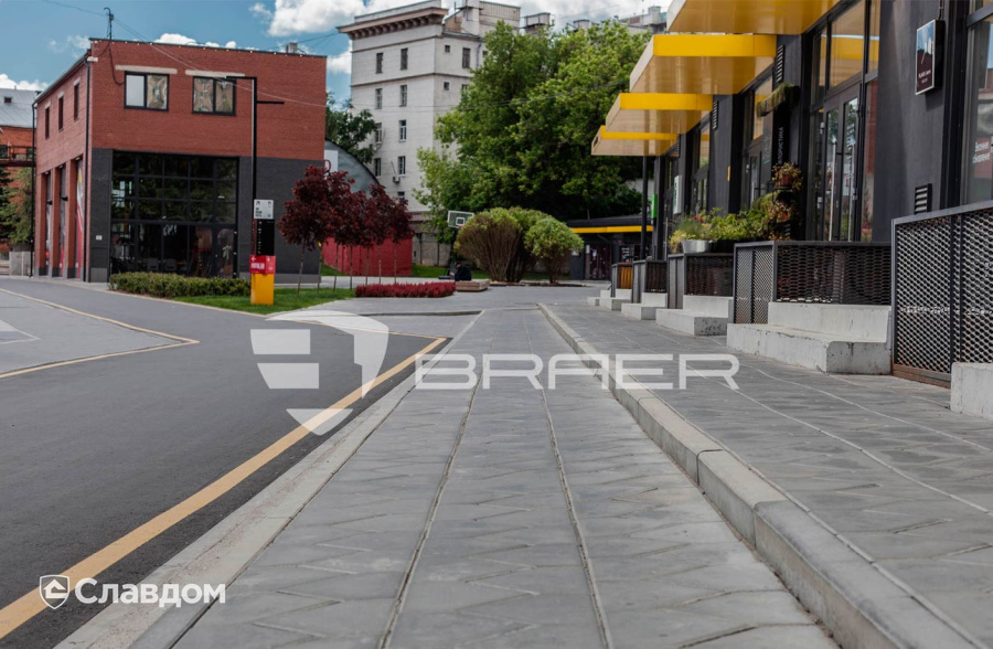 Территория "Хлебзавода", вымощенная тротуарной плиткой BRAER
