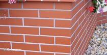 Фасад частного дома с применением клинкерных подоконников King Klinker 01 Ruby red и клинкерной плитки 01 Ruby red