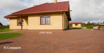 Территория частного дома с применением брусчатки Penter Baltic Klinker Pavers Nuance STT65