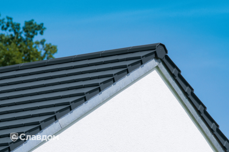 Дом в коттеджном поселке с крышей из черепицы Creaton Domino Schieferton Engobiert