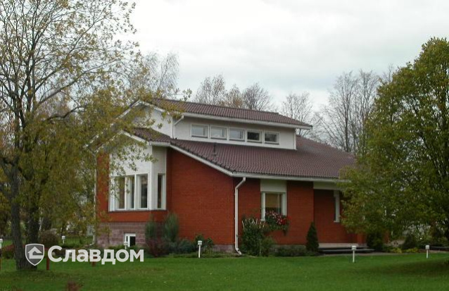 Частный дом с облицовкой кирпичом Terca Red каре