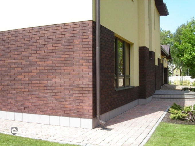 Таунхаус с облицовкой кирпичом Terca Terra шероховатый