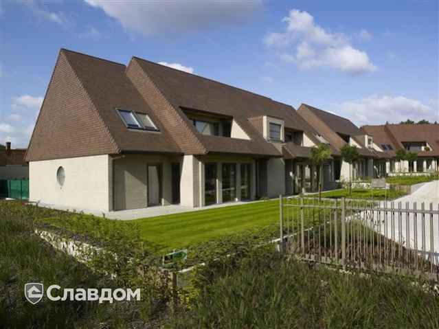 Жилой дом с применением керамической черепицы Koramic 301 Plain Tile Smooth Rustic Engobe