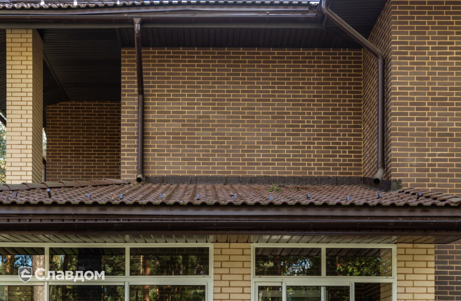 Частный дом в Ленинградской области с облицовкой кирпичом Terca 