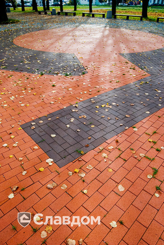 Площадь с применением брусчатки Penter Baltic Klinker Pavers Classic и Braun