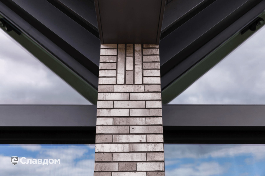 Частный дом в Рейссене с облицовкой кирпичом Joseph Bricks Ashley