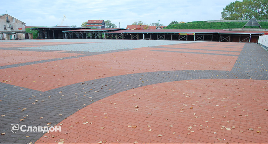 Площадь с применением брусчатки Penter Baltic Klinker Pavers Classic и Braun