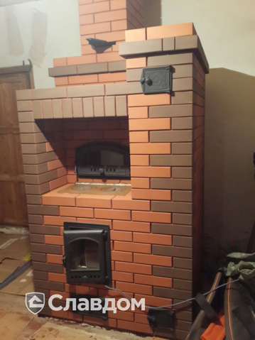 Печь с облицовкой полнотелым кирпичом КС-Керамик Шоколад и Красный