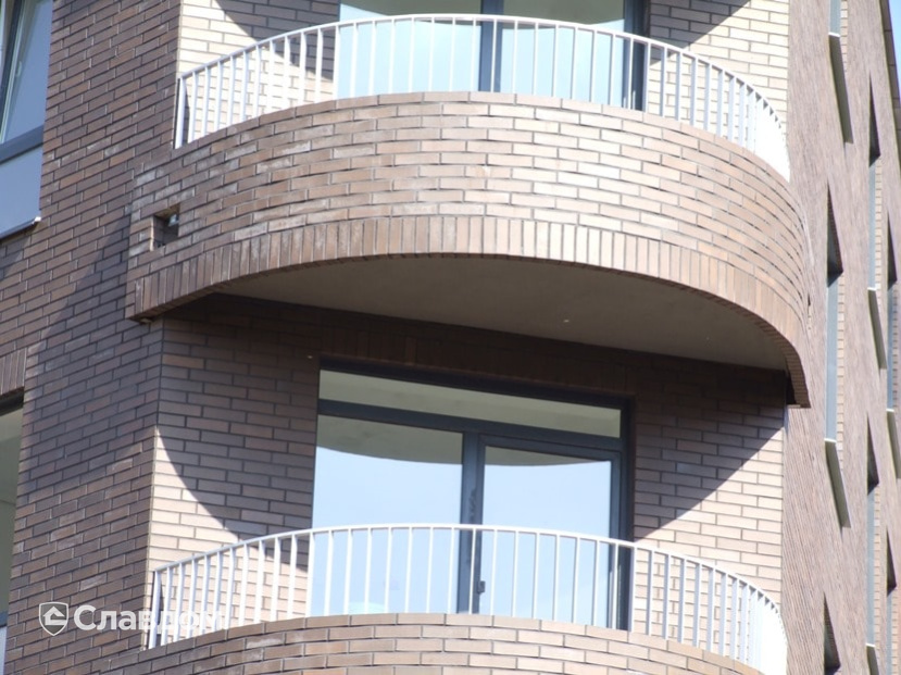 Жилой комплекс с облицовкой кирпичом Terca Terra гладкий